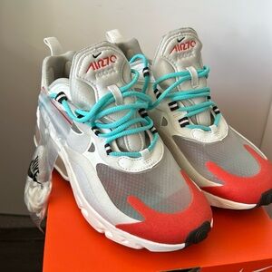 Nike Air Max 270 React Shoe Womens Size 6.5